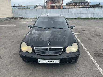 Mercedes-Benz C 180 2001 года за 2 980 000 тг. в Талдыкорган – фото 7