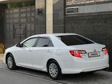 Toyota Camry 2014 годаүшін7 800 000 тг. в Шымкент – фото 2