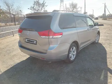 Toyota Sienna 2010 года за 7 500 000 тг. в Атырау – фото 4