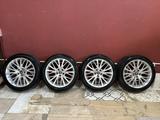 Диски с резиной Roadstone 235/45/18. за 350 000 тг. в Актобе