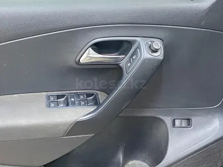 Volkswagen Polo 2015 года за 3 386 425 тг. в Астана – фото 13
