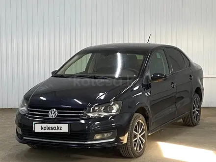 Volkswagen Polo 2015 года за 3 386 425 тг. в Астана