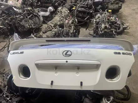 Крышка багажника Toyota Aristo за 45 000 тг. в Караганда