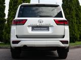 Toyota Land Cruiser 2023 года за 63 990 000 тг. в Алматы – фото 5