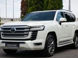 Toyota Land Cruiser 2023 года за 63 990 000 тг. в Алматы – фото 2