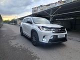 Toyota Highlander 2018 года за 19 800 000 тг. в Алматы