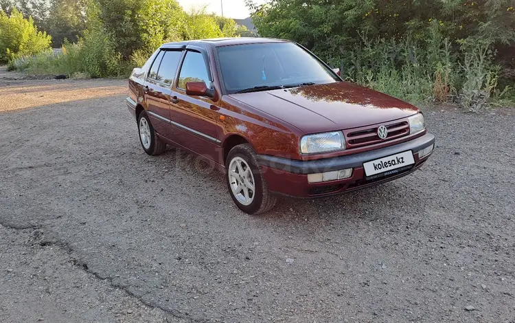 Volkswagen Vento 1993 годаfor1 800 000 тг. в Усть-Каменогорск