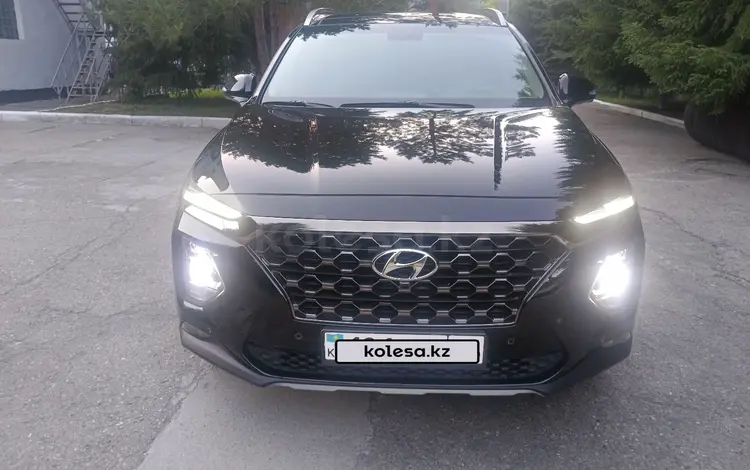 Hyundai Santa Fe 2020 года за 14 200 000 тг. в Усть-Каменогорск