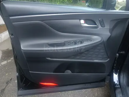 Hyundai Santa Fe 2020 года за 14 200 000 тг. в Усть-Каменогорск – фото 28