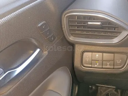 Hyundai Santa Fe 2020 года за 14 200 000 тг. в Усть-Каменогорск – фото 35