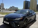 Toyota Camry 2019 года за 10 800 000 тг. в Астана