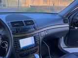 Mercedes-Benz E 320 2004 года за 4 500 000 тг. в Жанаозен – фото 5