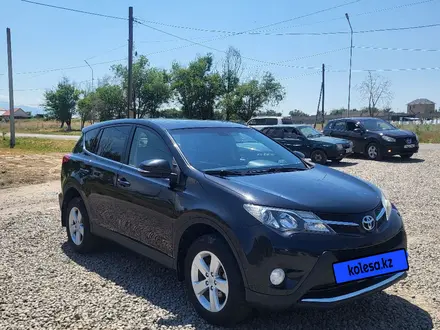 Toyota RAV4 2014 года за 9 800 000 тг. в Жанаозен – фото 2