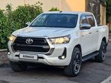 Toyota Hilux 2023 года за 23 500 000 тг. в Шымкент