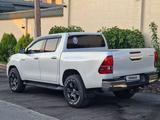 Toyota Hilux 2023 года за 23 500 000 тг. в Шымкент – фото 4