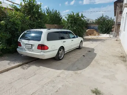 Mercedes-Benz E 320 1998 года за 3 500 000 тг. в Жанаозен – фото 3