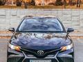 Toyota Camry 2021 года за 18 700 000 тг. в Тараз – фото 2