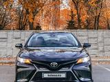 Toyota Camry 2021 года за 18 700 000 тг. в Тараз – фото 3