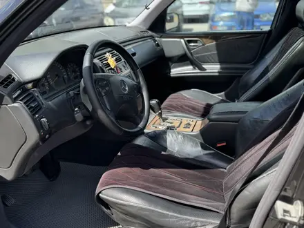 Mercedes-Benz E 320 2001 года за 3 500 000 тг. в Астана – фото 4