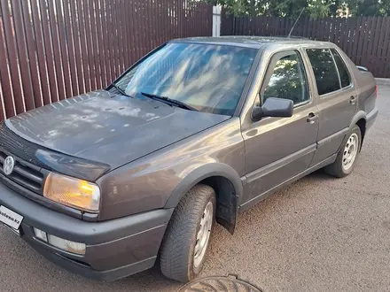 Volkswagen Vento 1992 года за 1 600 000 тг. в Караганда – фото 4