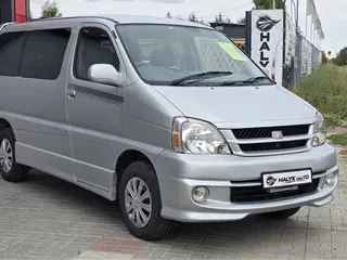 Toyota HiAce, 2002