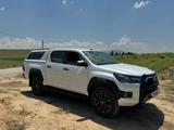 Toyota Hilux 2022 года за 22 000 000 тг. в Шымкент – фото 2