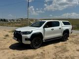 Toyota Hilux 2022 года за 22 000 000 тг. в Шымкент