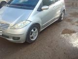 Mercedes-Benz A 170 2005 годаүшін2 300 000 тг. в Актобе – фото 2