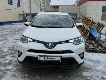 Toyota RAV4 2017 года за 11 499 999 тг. в Актау – фото 2