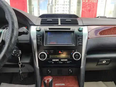 Toyota Camry 2014 года за 9 200 000 тг. в Астана – фото 15