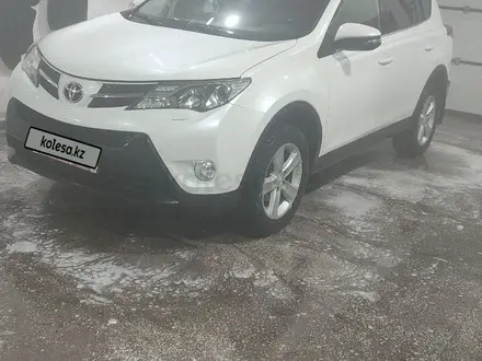 Toyota RAV4 2014 года за 11 000 000 тг. в Актобе