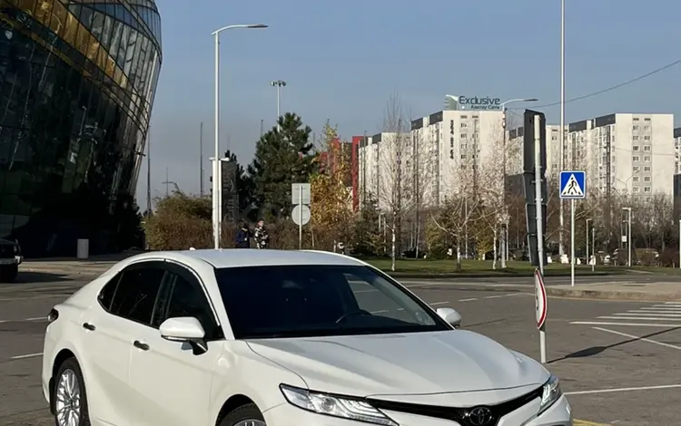 Toyota Camry 2020 годаfor14 000 000 тг. в Алматы