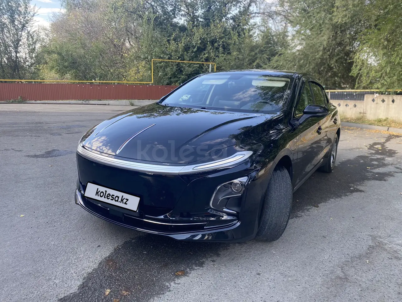 Hongqi E-QM5, 2025