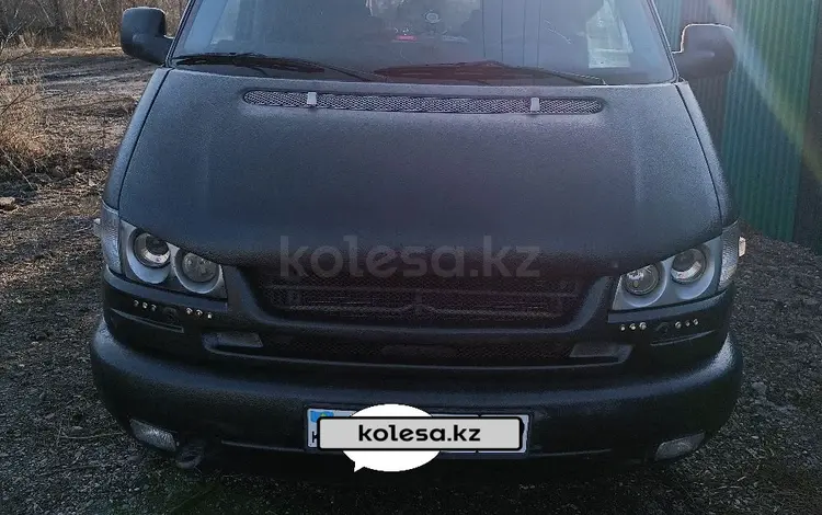 Volkswagen Multivan 1997 годаfor4 600 000 тг. в Караганда