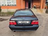 Mercedes-Benz CLK 320 2001 года за 3 900 000 тг. в Астана – фото 4