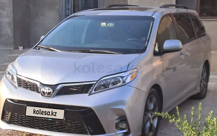 Toyota Sienna 2016 годаүшін15 000 000 тг. в Шымкент