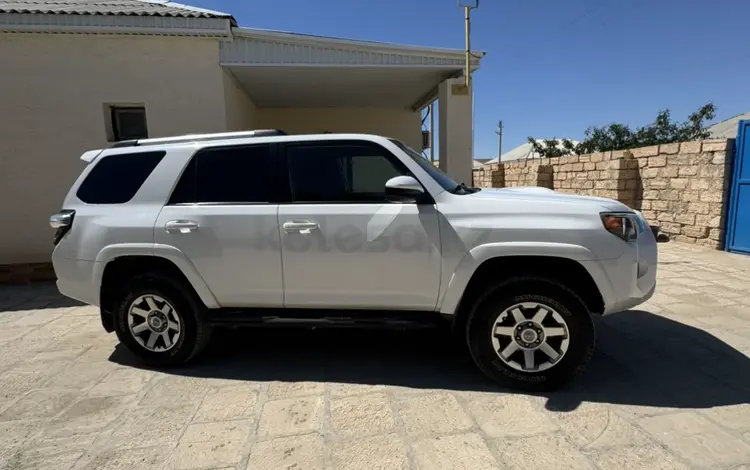 Toyota 4Runner 2015 годаfor15 000 000 тг. в Актау