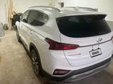 Hyundai Santa Fe 2020 годаfor13 000 000 тг. в Уральск – фото 5