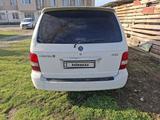 Kia Carnival 2002 года за 1 500 000 тг. в Шымкент – фото 3