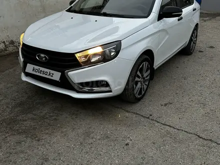 ВАЗ (Lada) Vesta 2022 года за 5 600 000 тг. в Атырау – фото 2