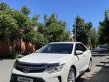 Toyota Camry 2015 года за 10 000 000 тг. в Атырау – фото 2