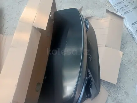 Крышка багажника новая, оригинал (Toyota Camry 80) за 340 000 тг. в Алматы – фото 2