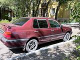 Volkswagen Vento 1994 года за 1 100 000 тг. в Караганда – фото 3