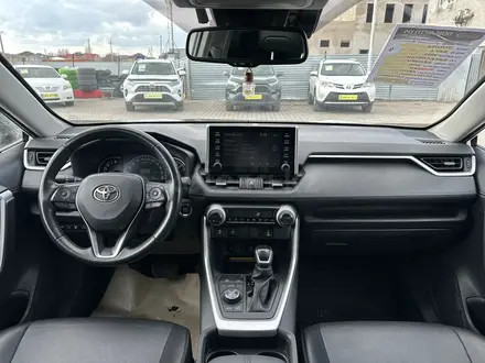 Toyota RAV4 2021 года за 16 700 000 тг. в Актобе – фото 25