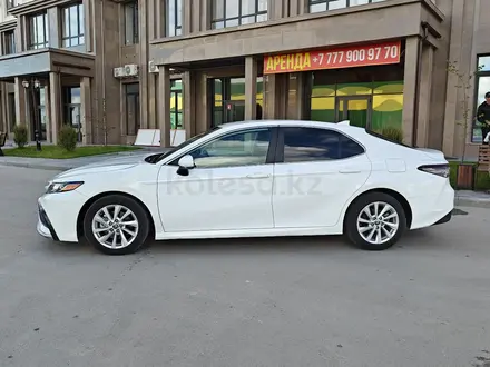 Toyota Camry 2021 года за 10 900 000 тг. в Костанай – фото 13