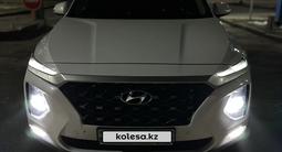 Hyundai Santa Fe 2020 годаfor13 500 000 тг. в Алматы