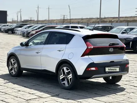 Hyundai Bayon 2023 года за 8 050 000 тг. в Атырау – фото 3
