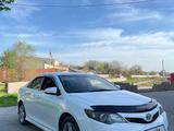 Toyota Camry 2014 года за 6 500 000 тг. в Шымкент – фото 2