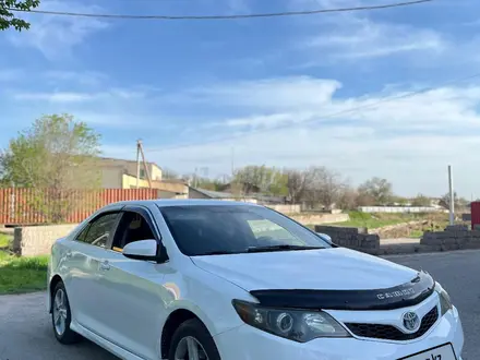 Toyota Camry 2014 года за 6 500 000 тг. в Шымкент – фото 2