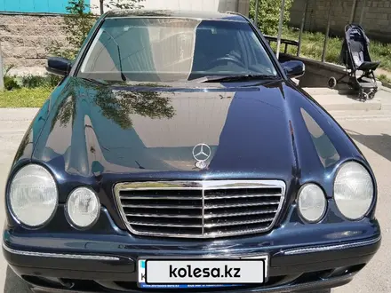 Mercedes-Benz E 240 1999 года за 4 200 000 тг. в Алматы – фото 3